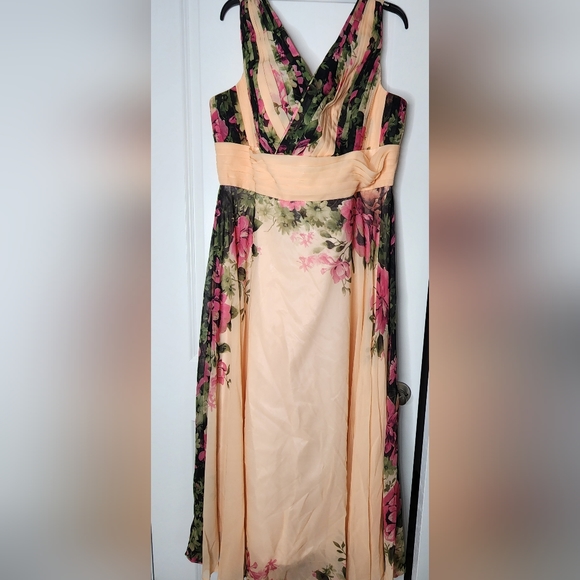 Dresses & Skirts - Women's Formal Dress